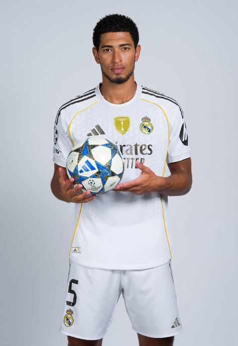 来了，曼联！主帅批准，引进1.6亿三大强援！两“废柴”闪电离队（曼联出手！主帅点头，1.6亿拿下三强援，两名边缘球员闪电离队）