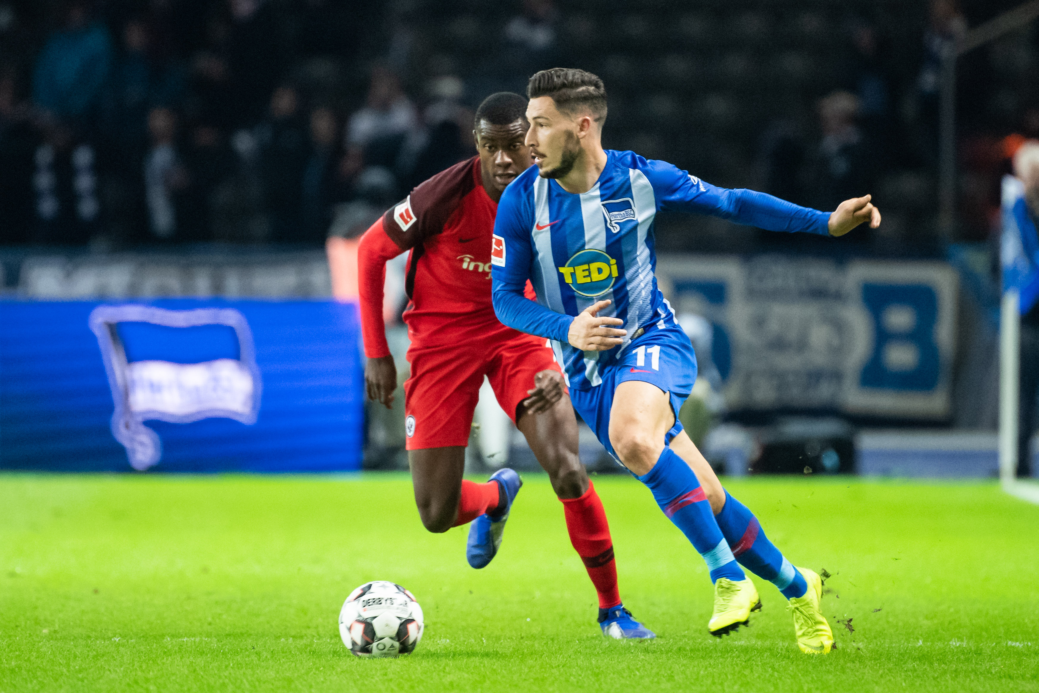 F1阿布扎比站二练：可以庆祝冠军了？诺里斯强势领先（F1阿布扎比站二练：冠军已在望？诺里斯强势领跑）