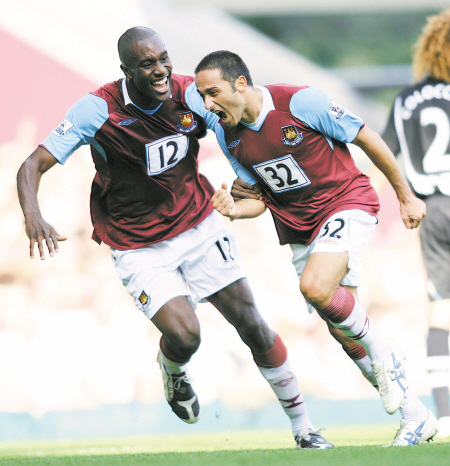 因右踝发炎，朗尼克取消了担任阿森纳vs拜仁解说嘉宾的计划（右踝发炎，朗尼克退出阿森纳对拜仁解说席）