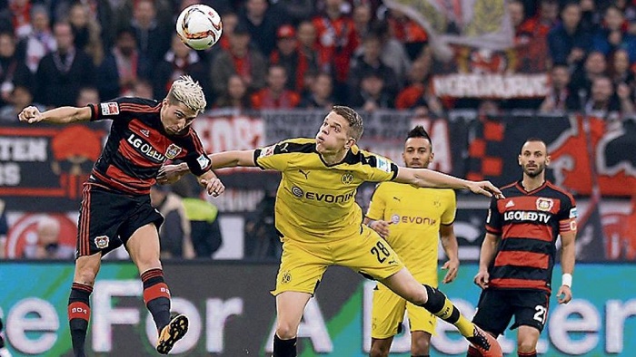 齐达内上海弄堂和樊振东打乒乓球 莫德里奇马塞洛皇马功勋球员点赞（齐达内在上海弄堂与樊振东打乒乓，莫德里奇、马塞洛等皇马功勋点赞）