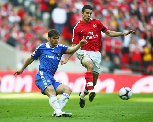 吉列斯皮连续6场进至少3个三分，NBA目前第二长（吉列斯皮已连6场投中至少3记三分，位居NBA目前第二长）