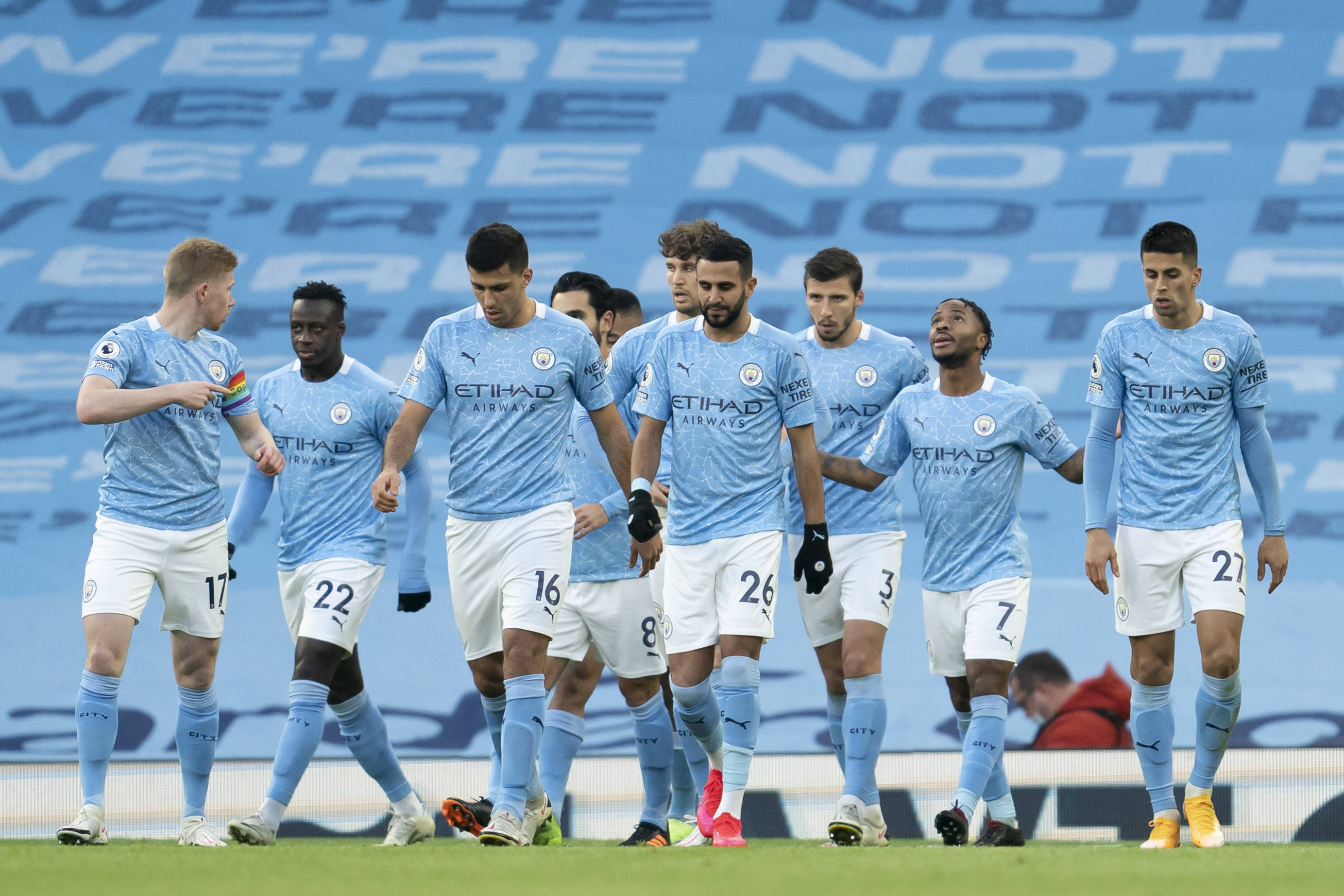 大卫·席尔瓦揭秘：为何未能身披巴萨战袍，曼城才是他职业生涯的最佳选择（大卫·席尔瓦坦言：与巴萨擦肩的原因，加盟曼城是我生涯最佳选择）