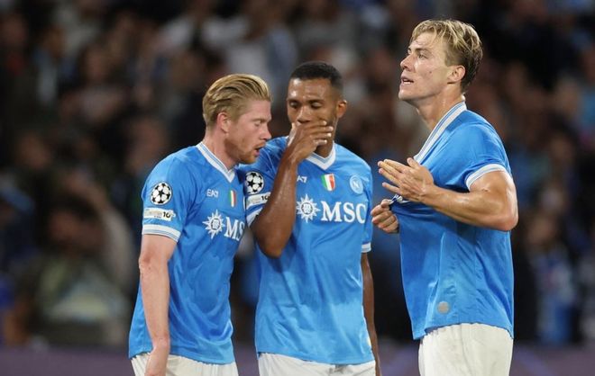 领取巴萨队史最受喜爱球员奖，梅西：巴塞罗那是我的家（荣膺巴萨史上最受喜爱球员，梅西：巴塞罗那是我的家）