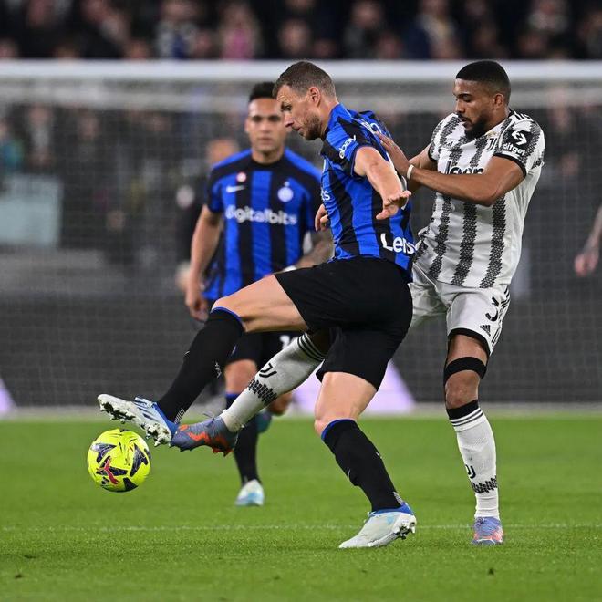 国脚关键传球带来胜利希望（国脚妙传点燃胜利希望）